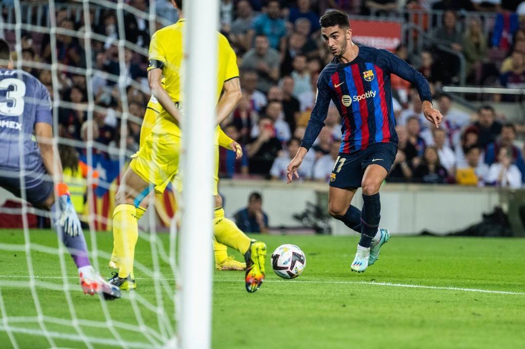 巴塞罗那逼平比利亚雷亚尔,西甲榜首地位受到挑战 巴塞罗那逼平比利亚雷亚尔,西甲榜首地位受到挑战