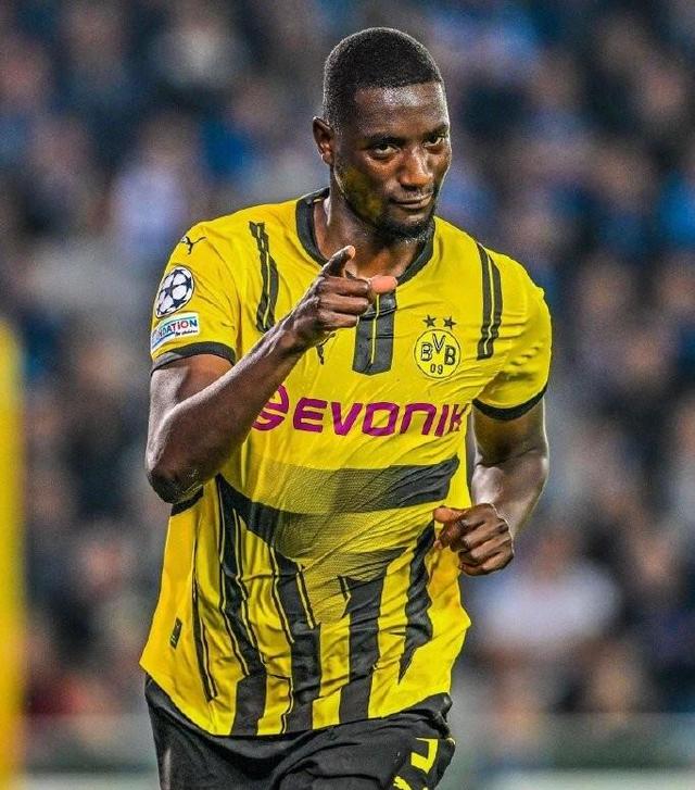 勇敢前行！多特蒙德球员展现信心实力