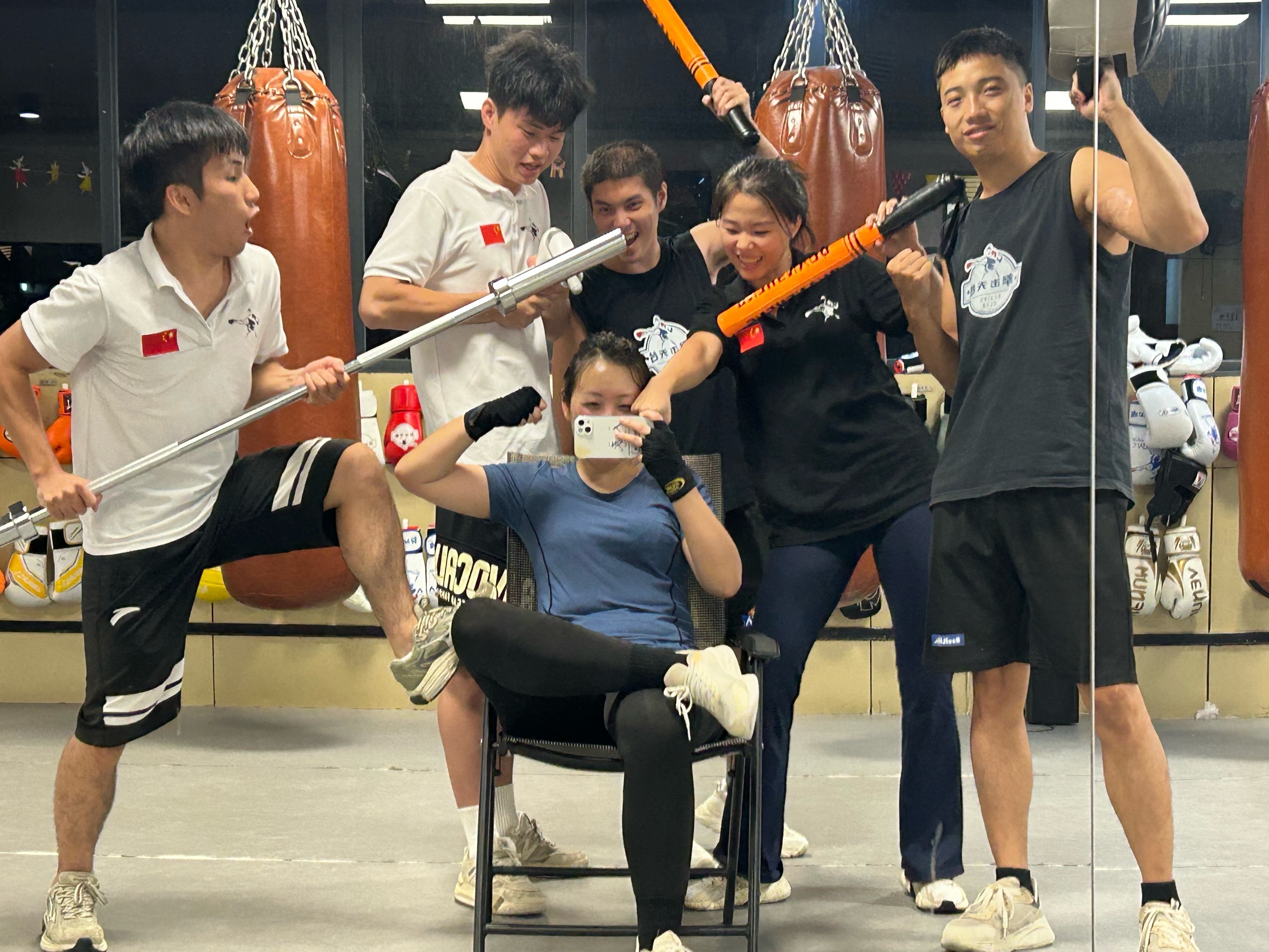 汉堡球员发挥出色,成功战胜强敌取得胜利 汉堡球员发挥出色,成功战胜强敌取得胜利