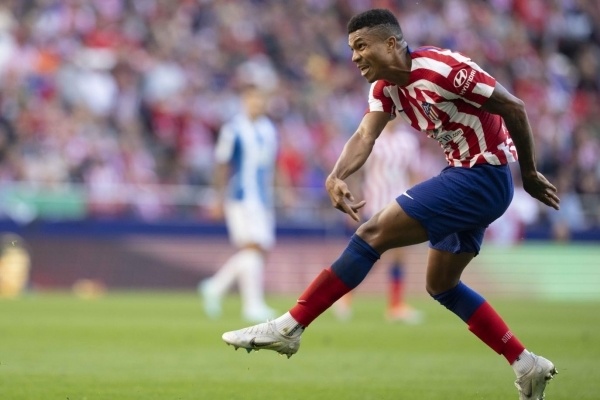 汉堡球员发挥出色,成功战胜强敌取得胜利 汉堡球员发挥出色,成功战胜强敌取得胜利