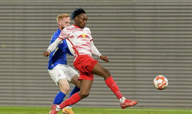 杜塞尔多夫豪取两连胜,实力有加 杜塞尔多夫豪取两连胜,实力有加