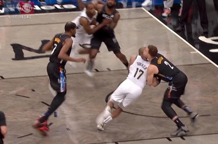 爵士逆转胜,戈贝尔关键时刻发挥 爵士逆转胜,戈贝尔关键时刻发挥