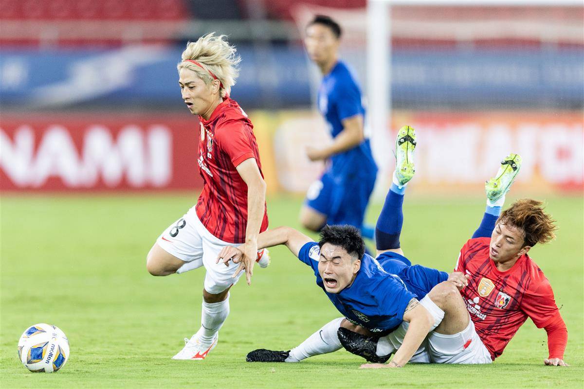 浦和红钻队在亚冠比赛中脱颖而出 浦和红钻队在亚冠比赛中脱颖而出