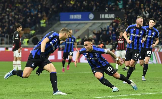 意甲联赛局势激烈,米兰双雄争冠 意甲联赛局势激烈,米兰双雄争冠