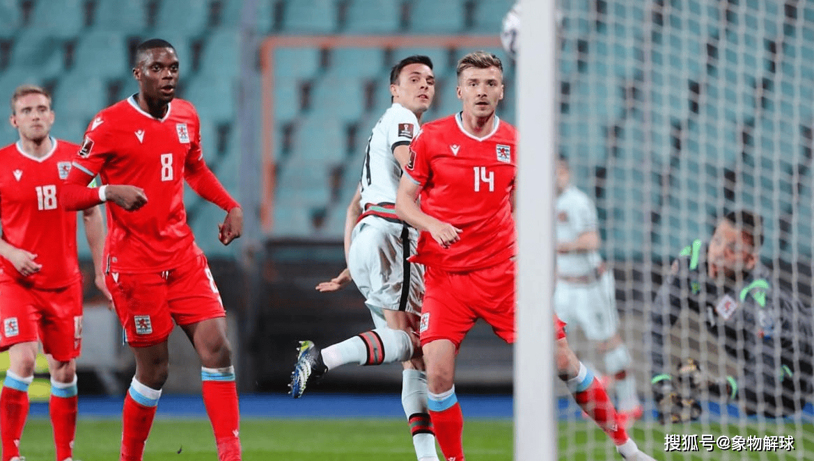 包含英格兰战胜乌克兰，莱斯特晋级欧预赛半决赛的词条