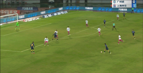 比赛节奏快速场上火药味十足