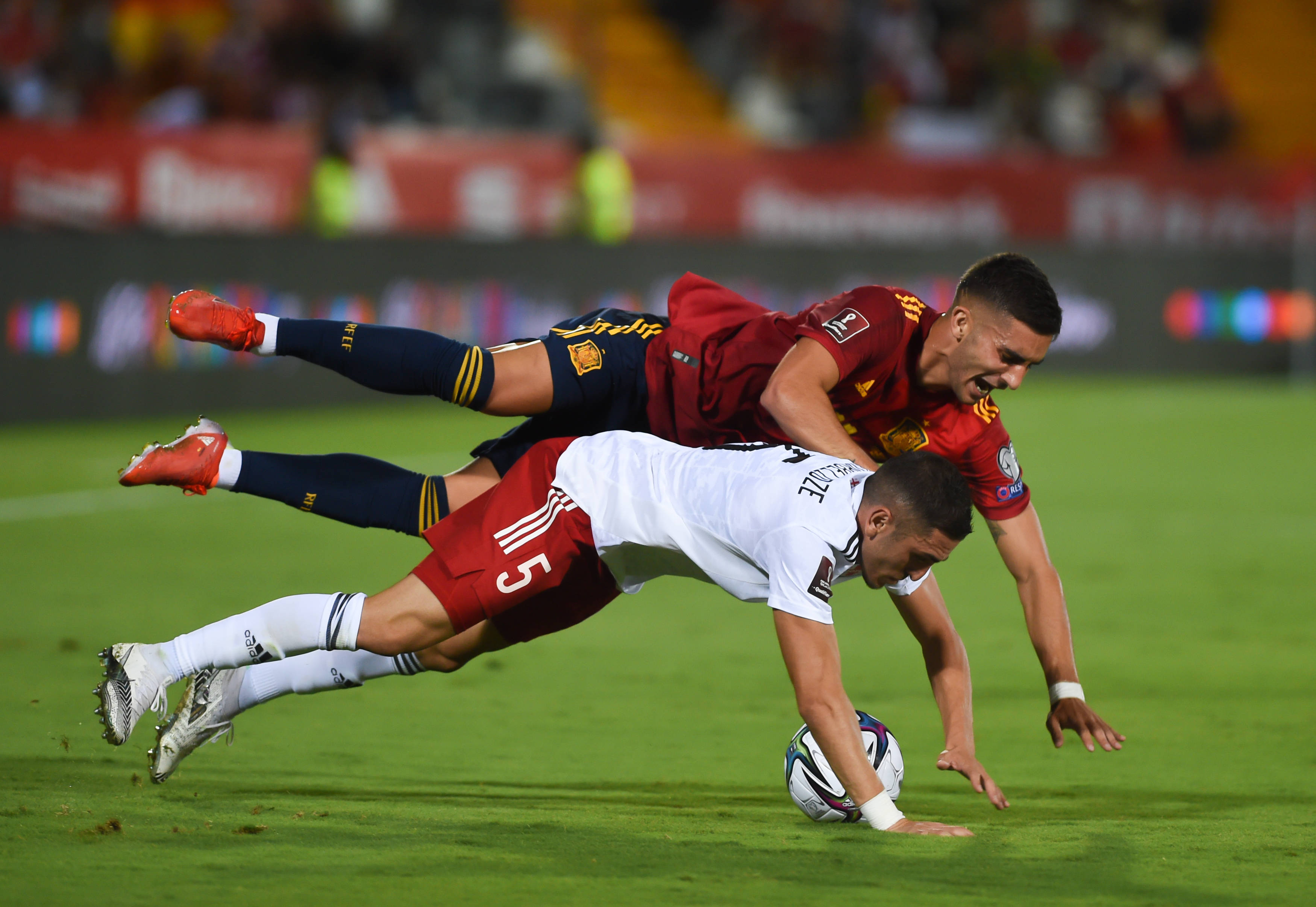 法国对阵克赖斯托，欧预赛悬念连连精彩纷呈的简单介绍