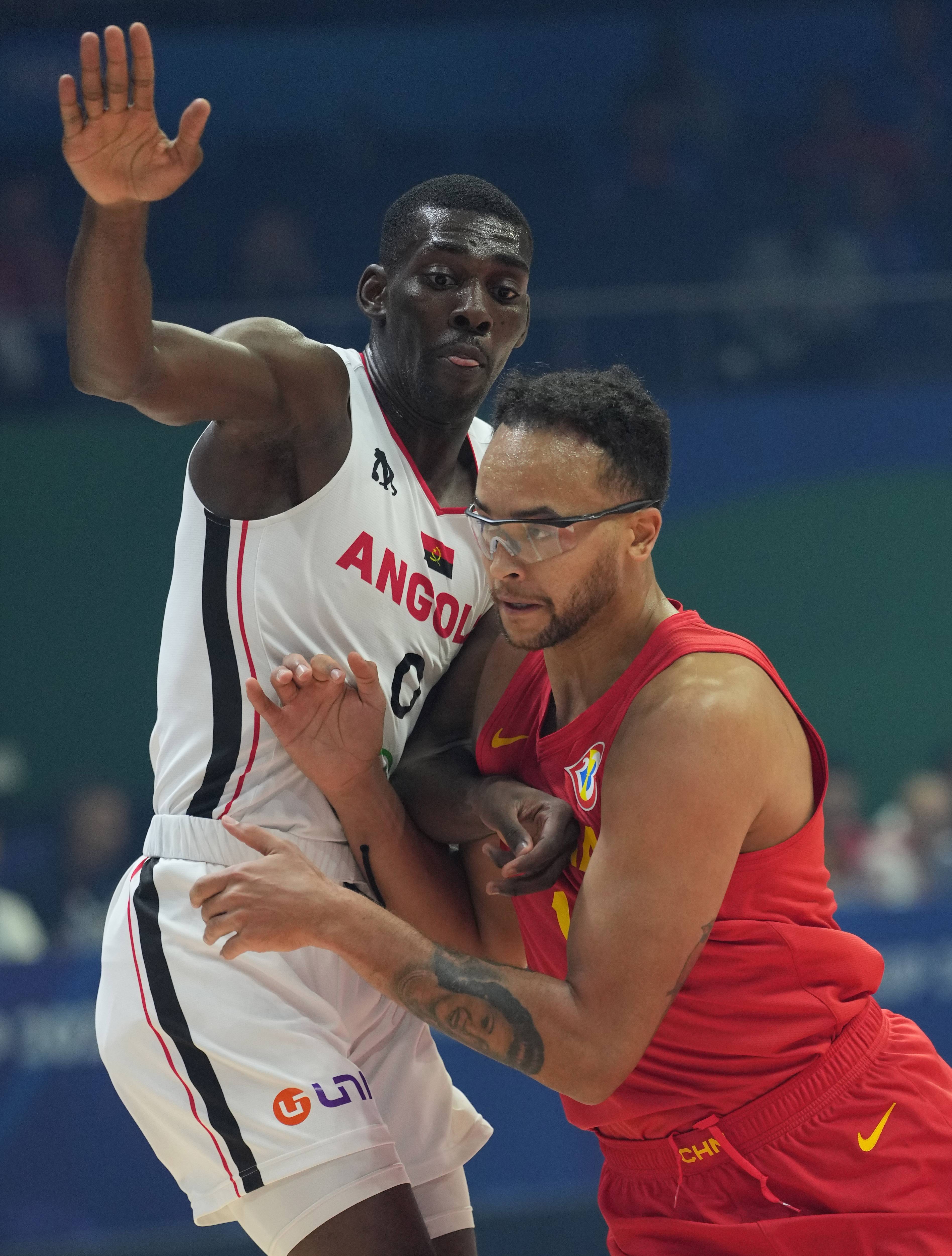 加拿大队在国际比赛中展现出强大实力，令人惊叹