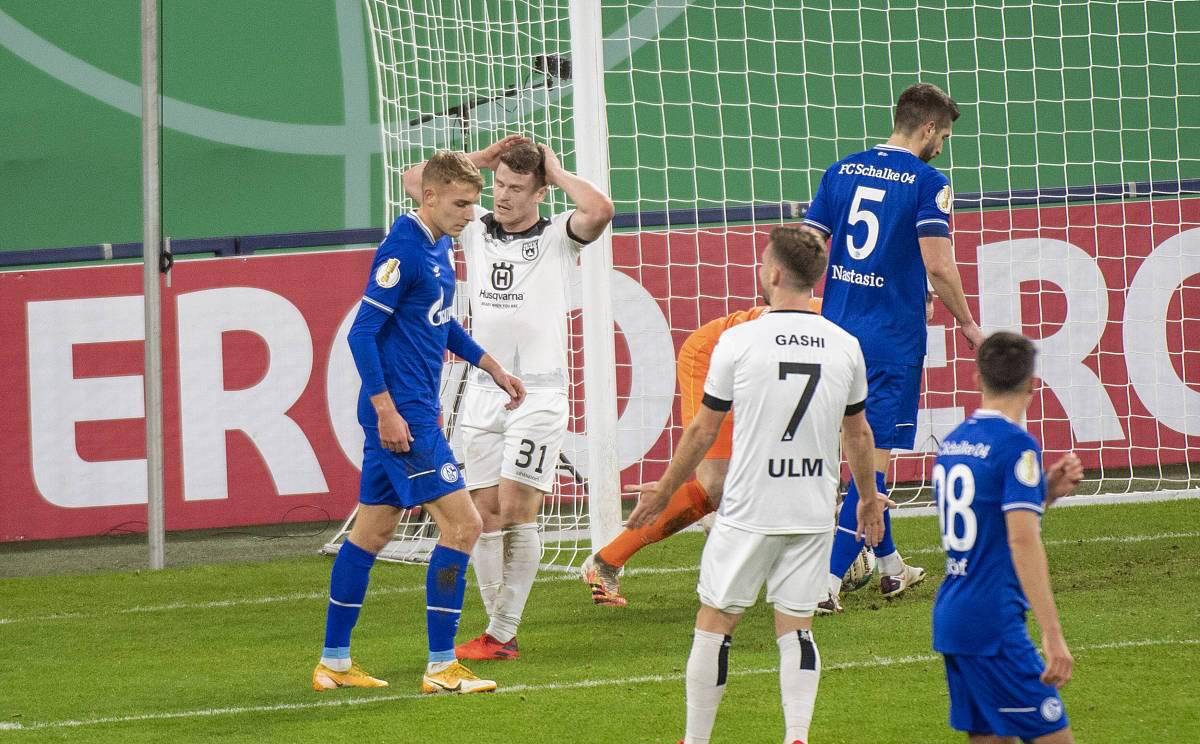 汉堡队遭遇失利，保级形势严峻