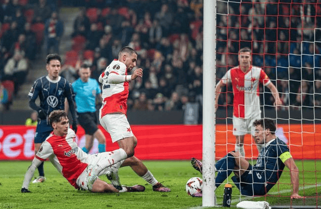 沙尔克遭遇德甲连败，陷入保级泥潭的简单介绍