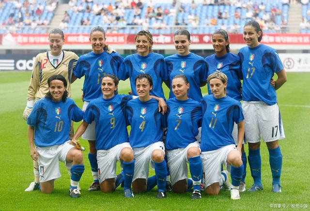 包含意大利国家队备战世界杯预选赛，雄心勃勃的词条