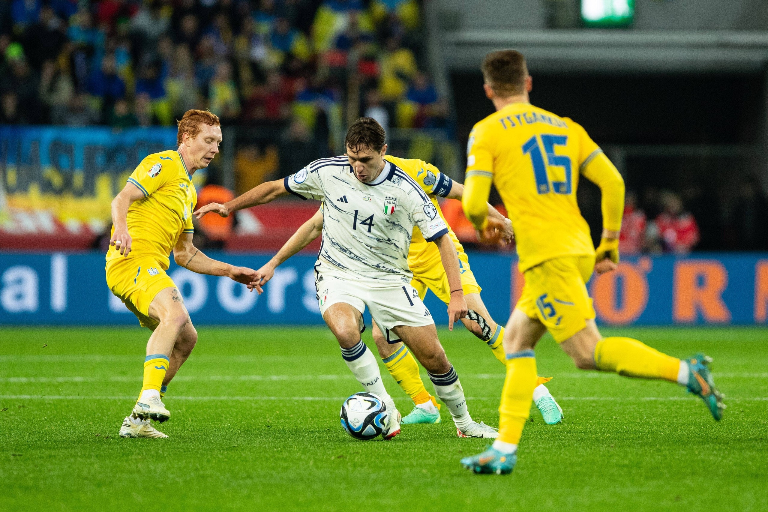 包含意大利国家队备战世界杯预选赛，雄心勃勃的词条