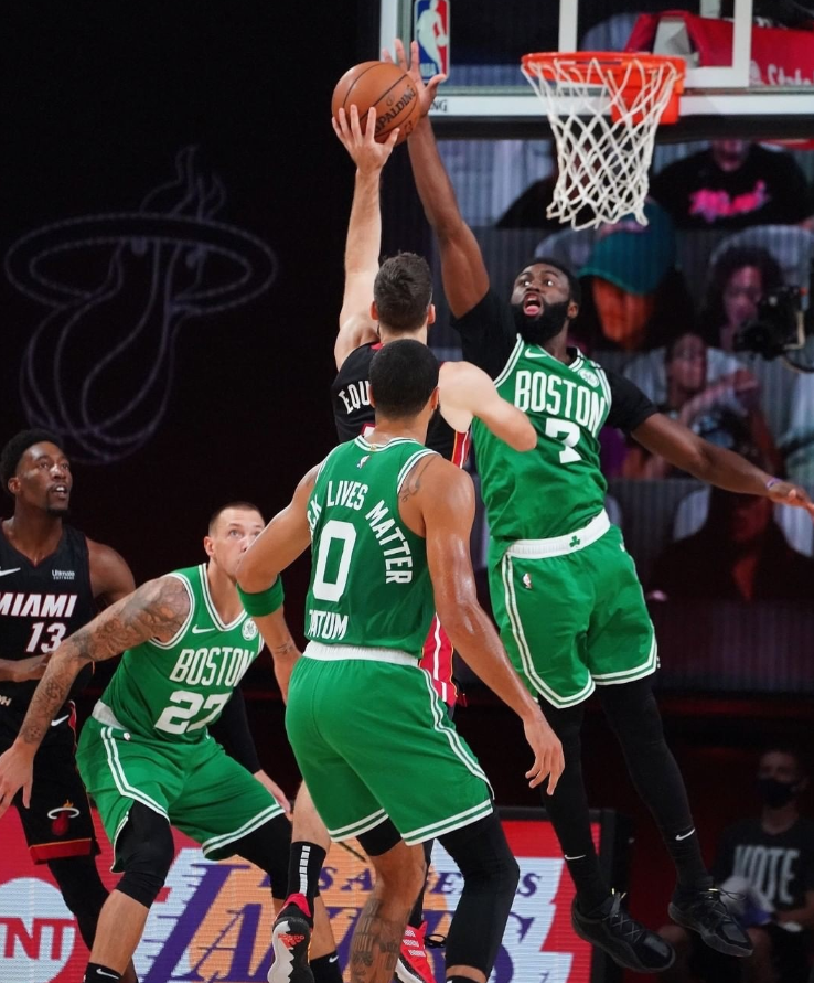 FPX力克EG，Canyon单局斩获MVP宿敌对决全球总决赛，让粉丝疯狂欢呼