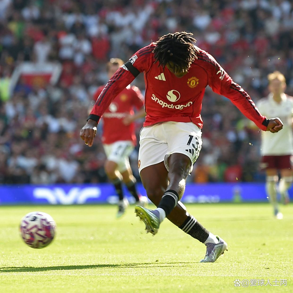 关于曼联替补前锋破门得分，赢得主帅称赞的信息