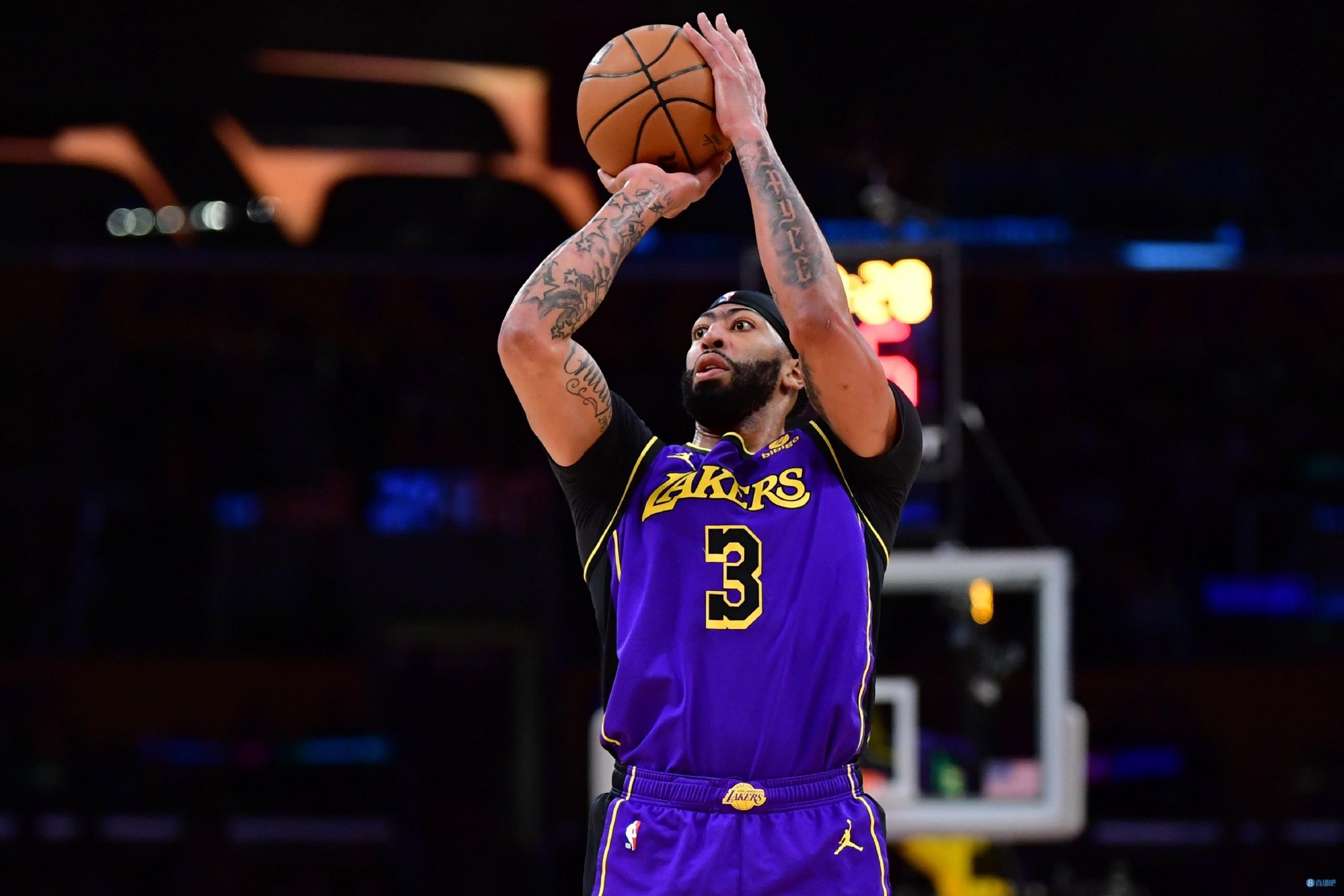 湖人擒下76人，实现七连胜壮举